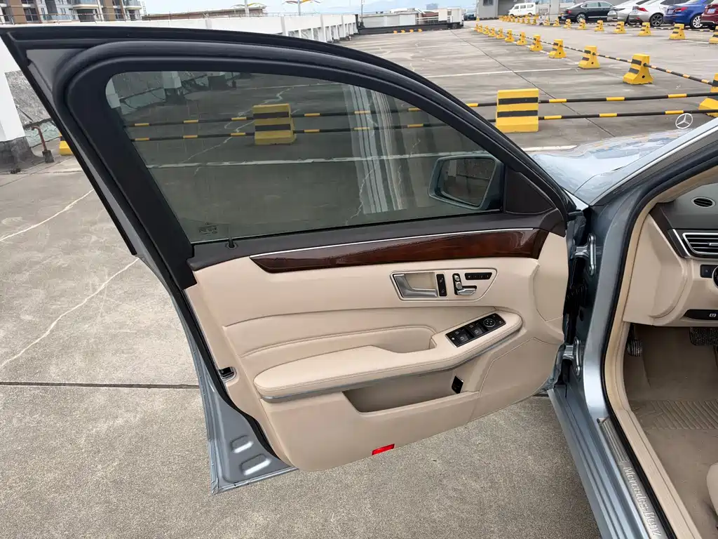 Mercedes-Benz E-Class — миниатюра 16