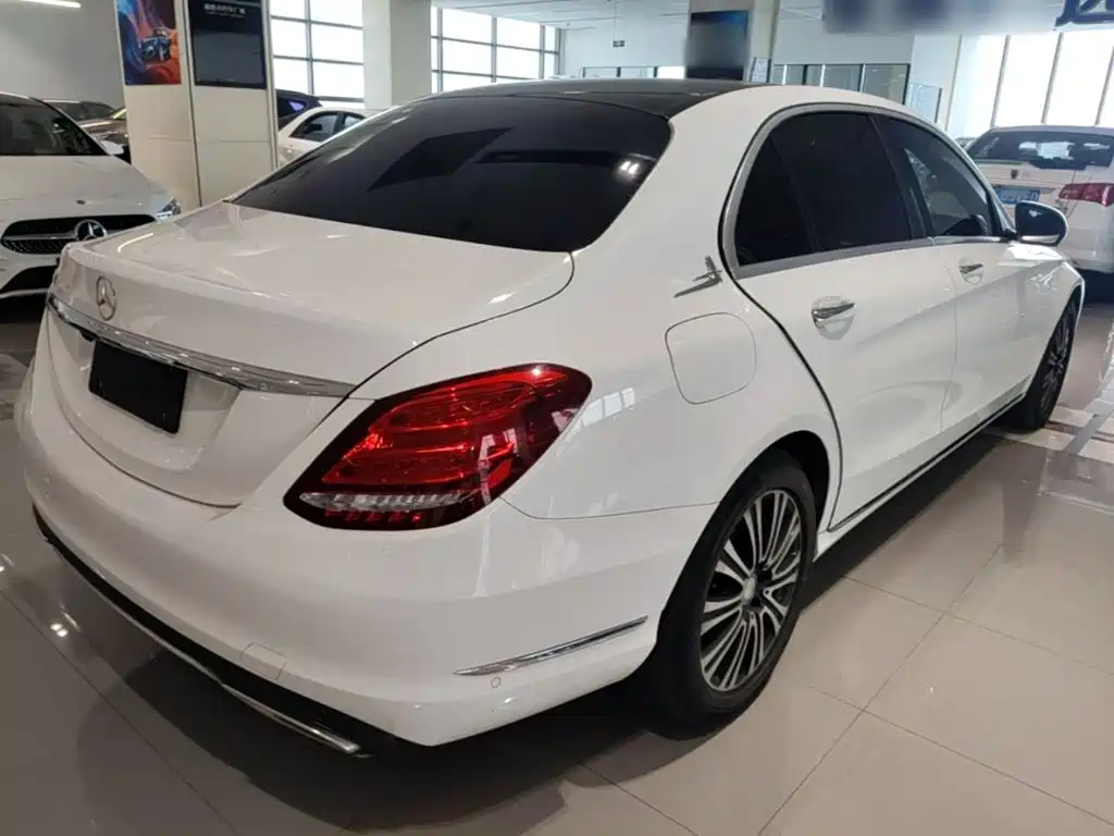 Mercedes-Benz C-Class — миниатюра 7