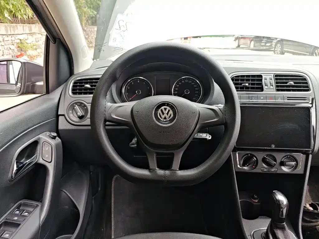 Volkswagen Polo — миниатюра 11