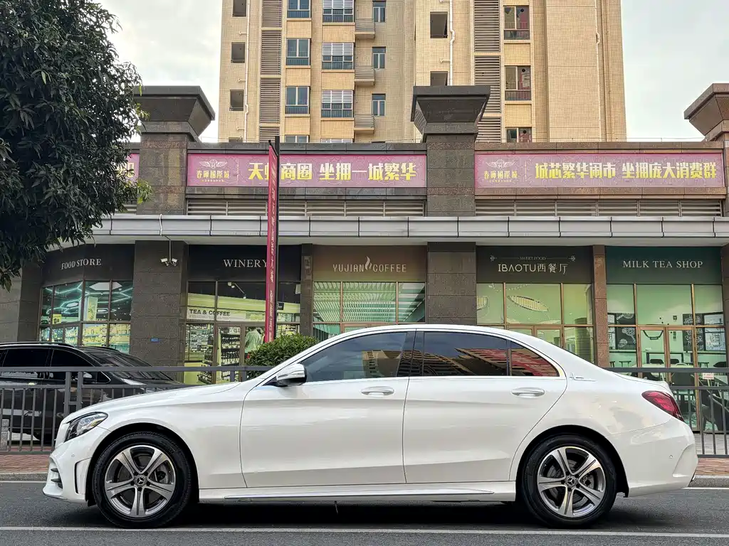 Mercedes-Benz C-Class — миниатюра 7
