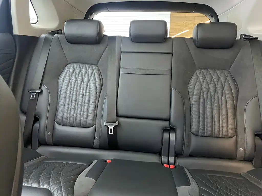 Hongqi Hongqi HS5 — миниатюра 12