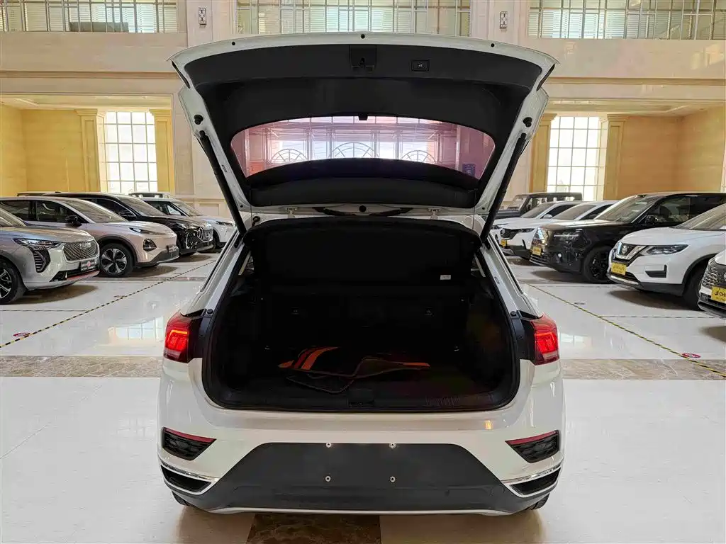 Volkswagen T-Roc — миниатюра 13