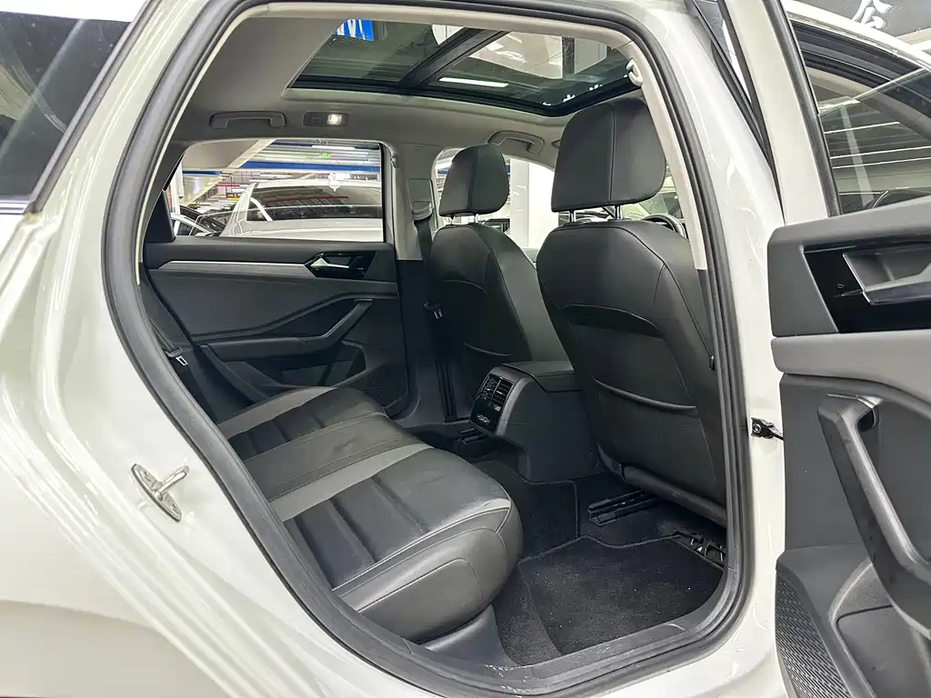 Volkswagen Sagitar — миниатюра 20
