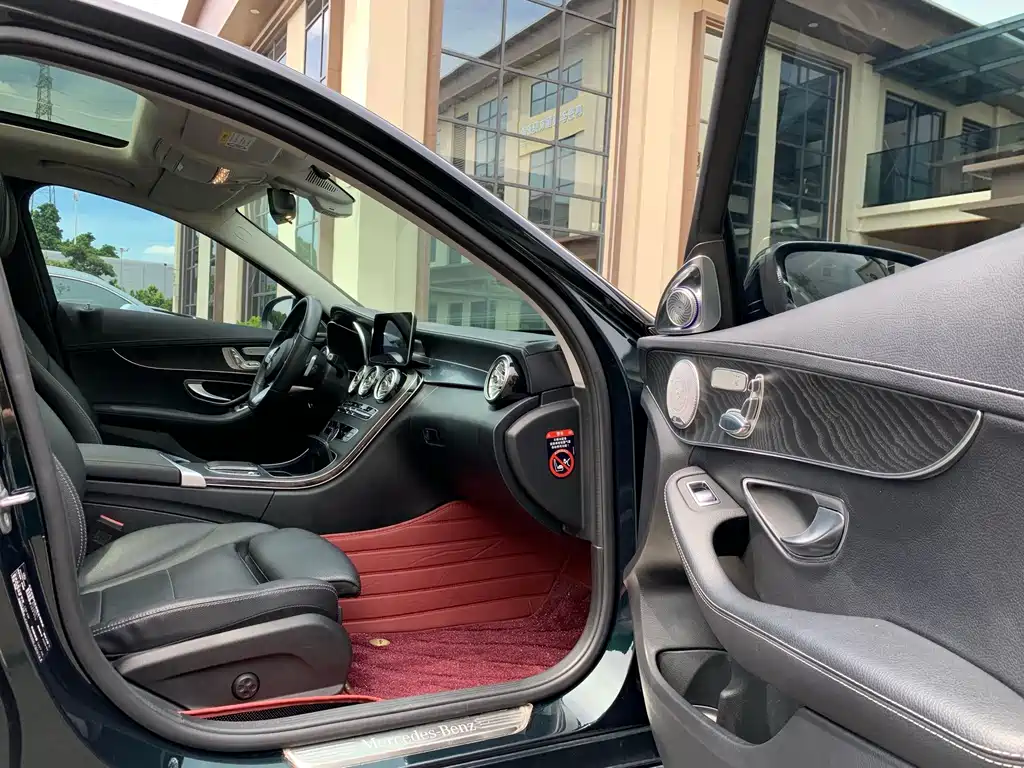 Mercedes-Benz C-Class — миниатюра 16