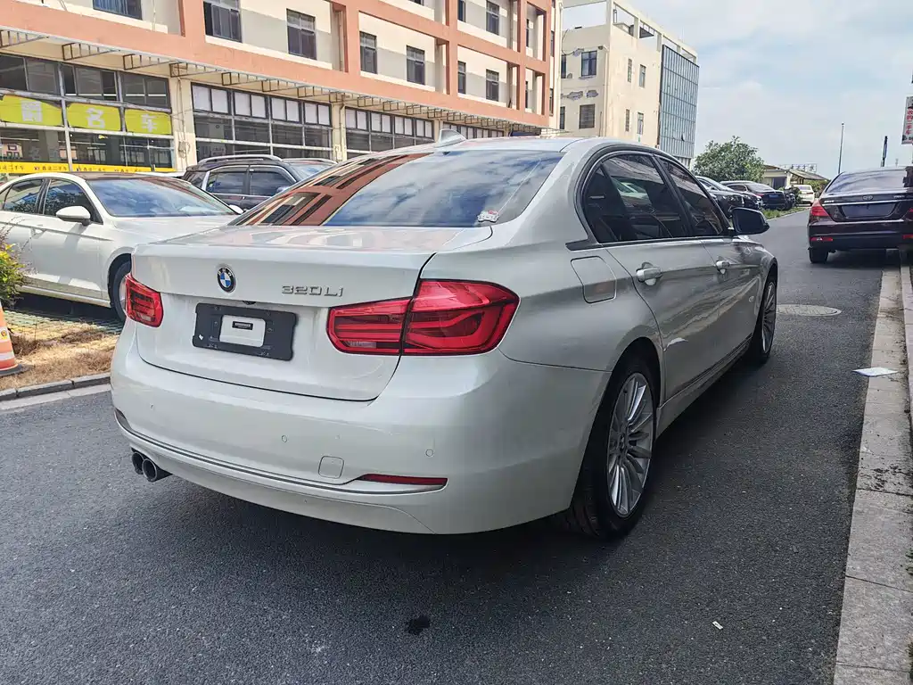 BMW 3 Series — миниатюра 5