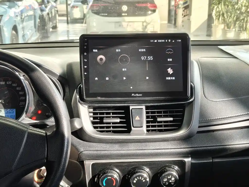 Toyota Yaris L — миниатюра 11
