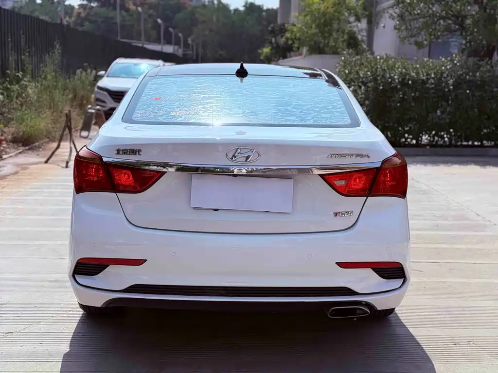 Hyundai Mistra — миниатюра 8