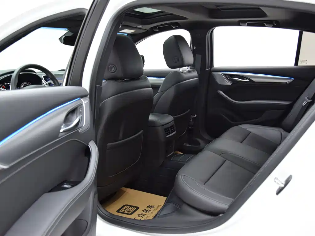 Cadillac CT5 — миниатюра 6