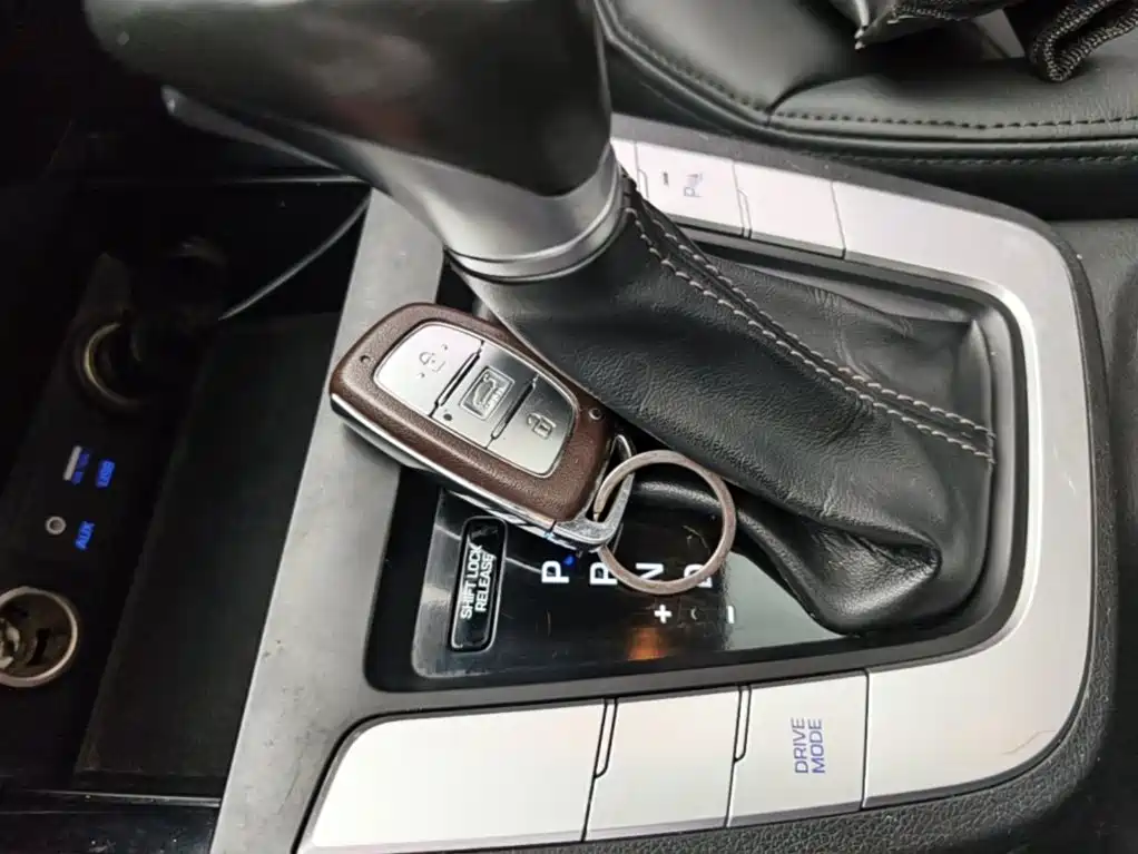 Hyundai Elantra — миниатюра 9