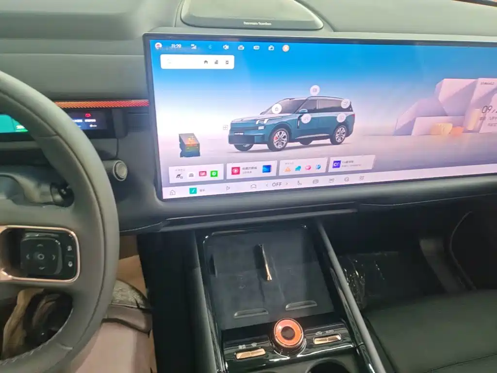 Lynk & Co 900 — миниатюра 13