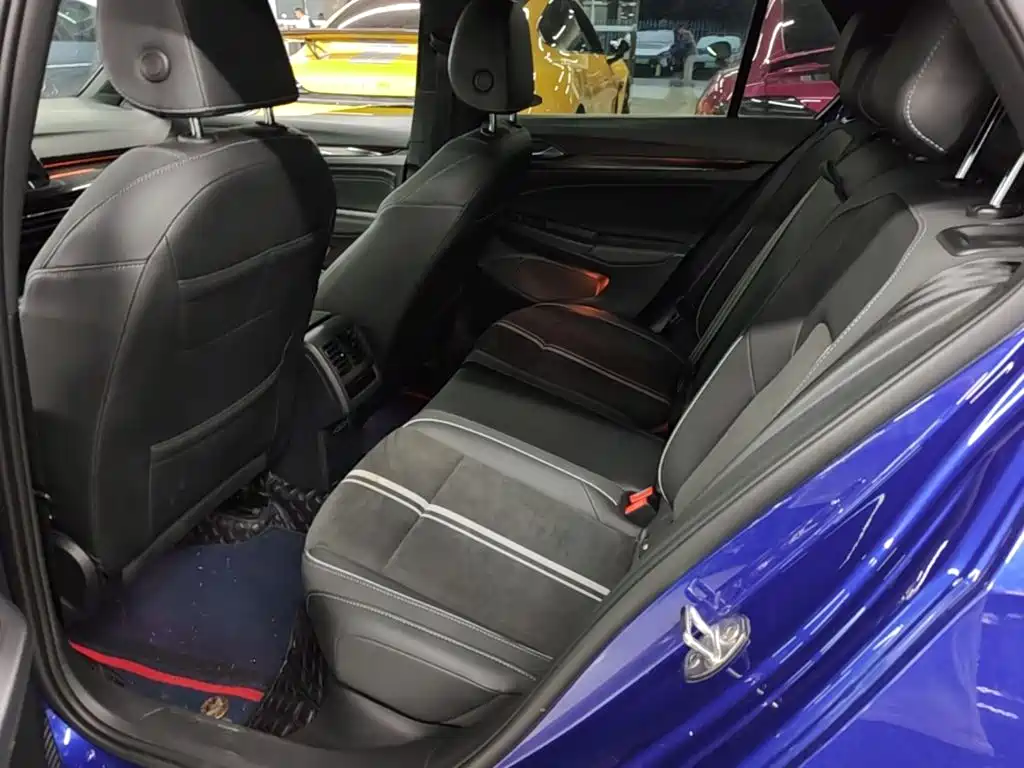Volkswagen Golf — миниатюра 17