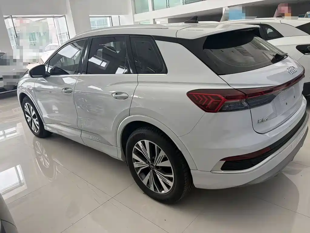 Audi Q4 e-tron — миниатюра 6