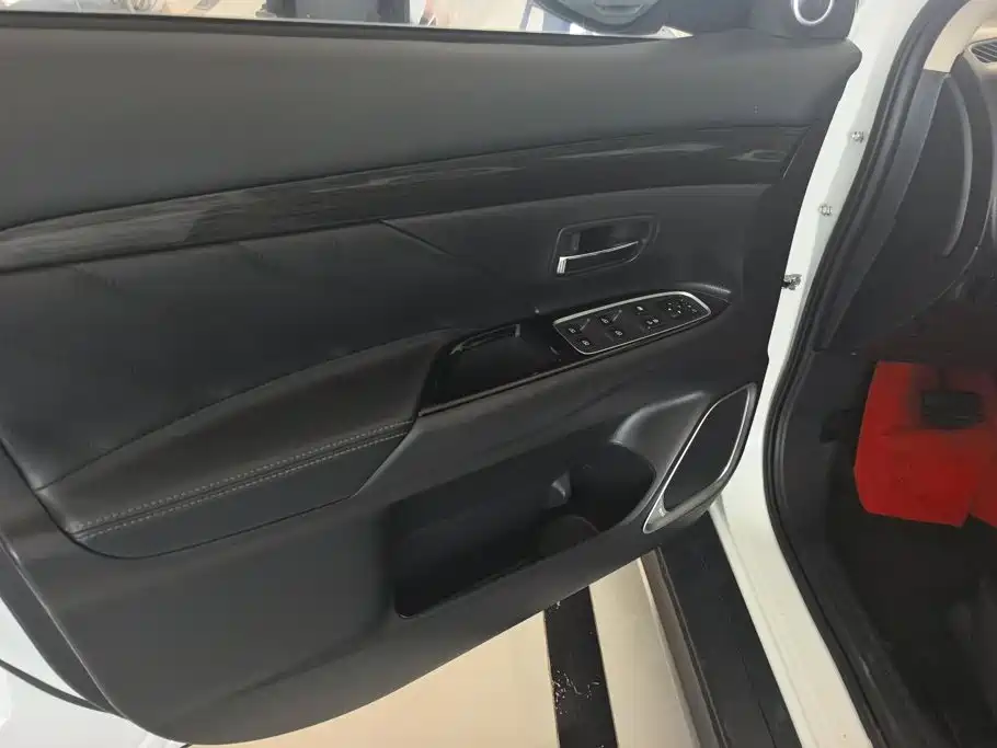 Mitsubishi Outlander — миниатюра 7