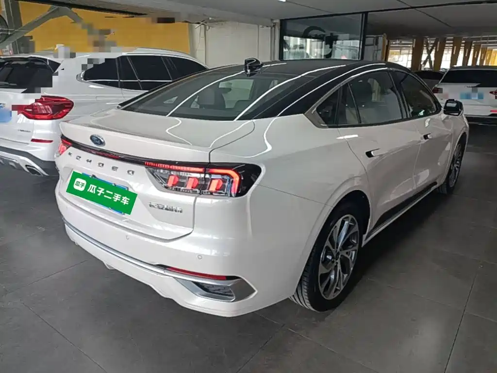 Ford Mondeo — миниатюра 7