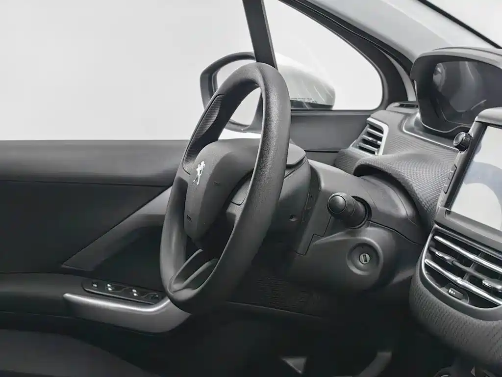 Peugeot 2008 — миниатюра 22