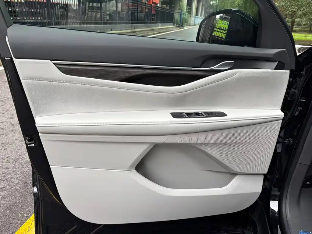 Ford Edge — миниатюра 7