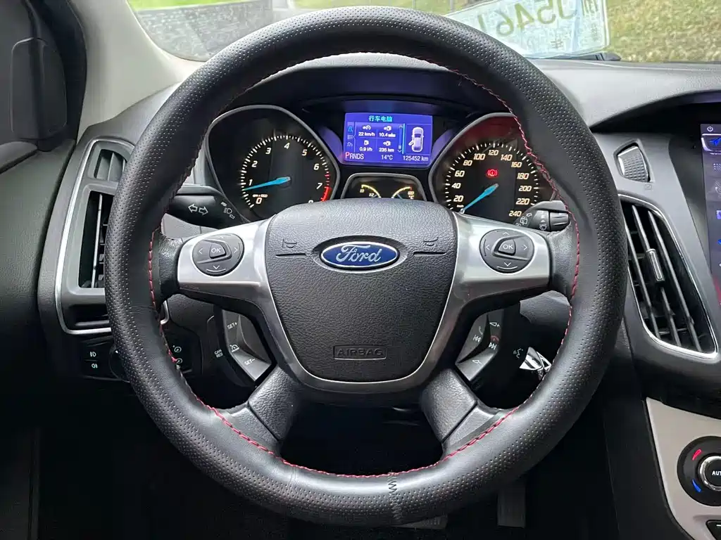 Ford Focus — миниатюра 11