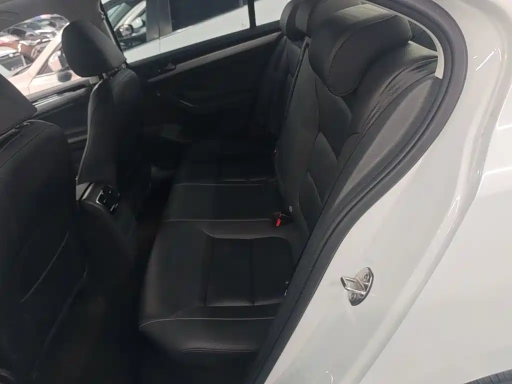 Volkswagen Sagitar — миниатюра 17