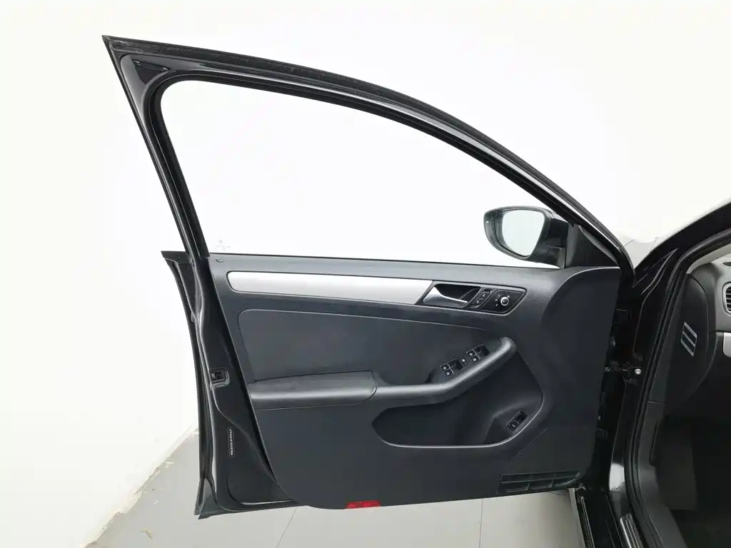 Volkswagen Sagitar — миниатюра 8