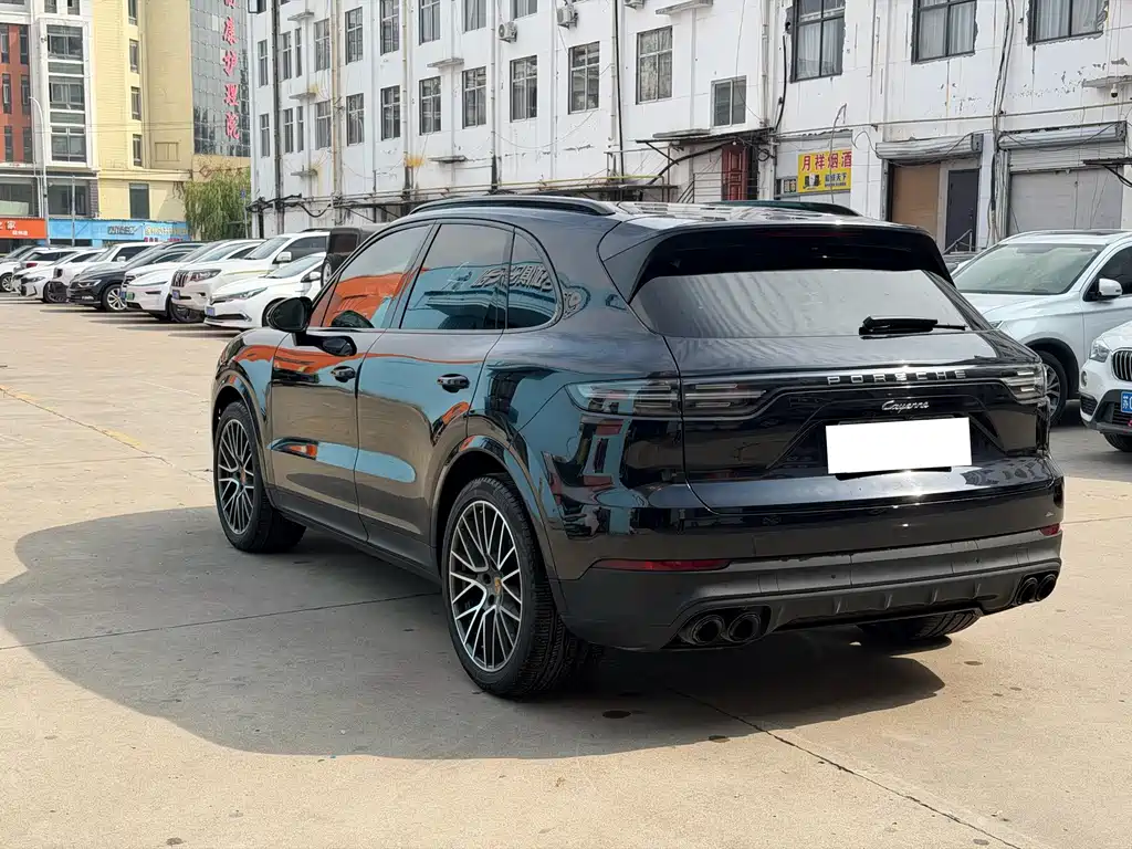 Porsche Cayenne — миниатюра 5