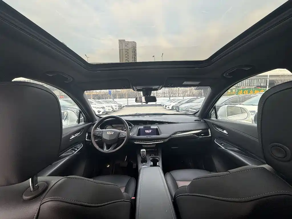 Cadillac XT4 2018 28T