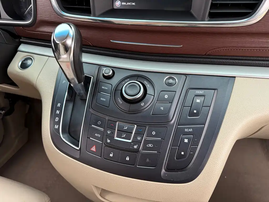 Buick GL8 — миниатюра 16