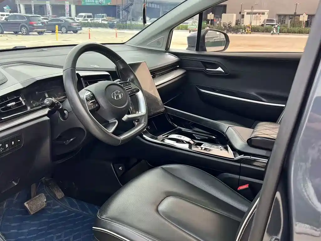 Hyundai Custo — миниатюра 7