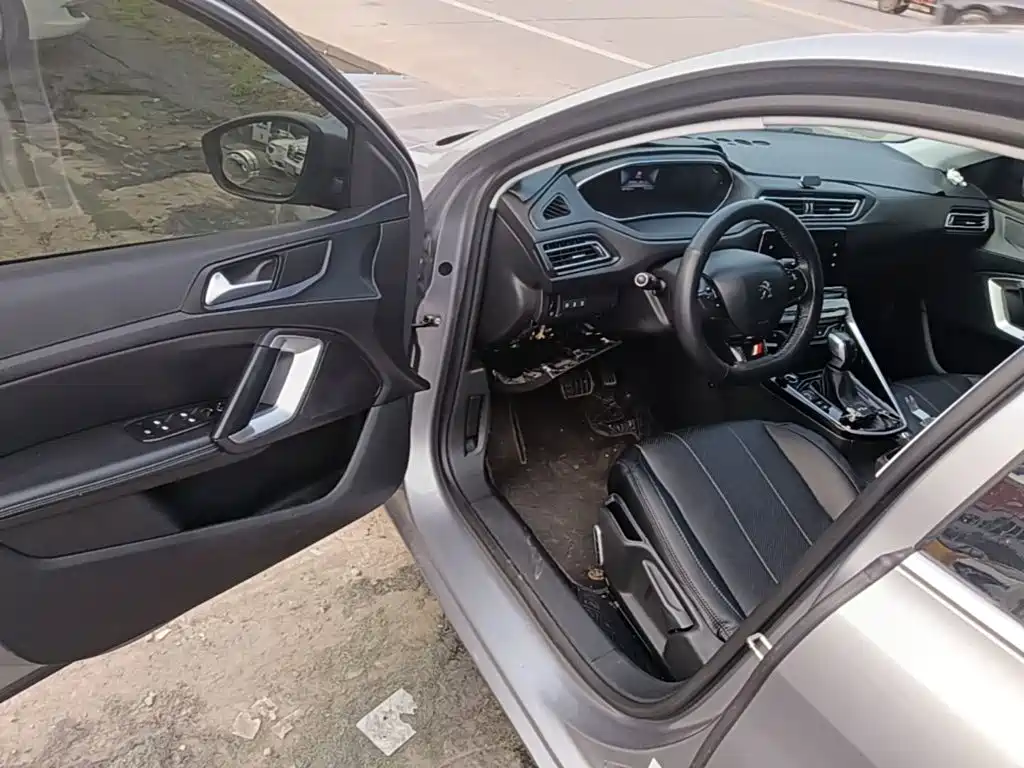 Peugeot 308 — миниатюра 16