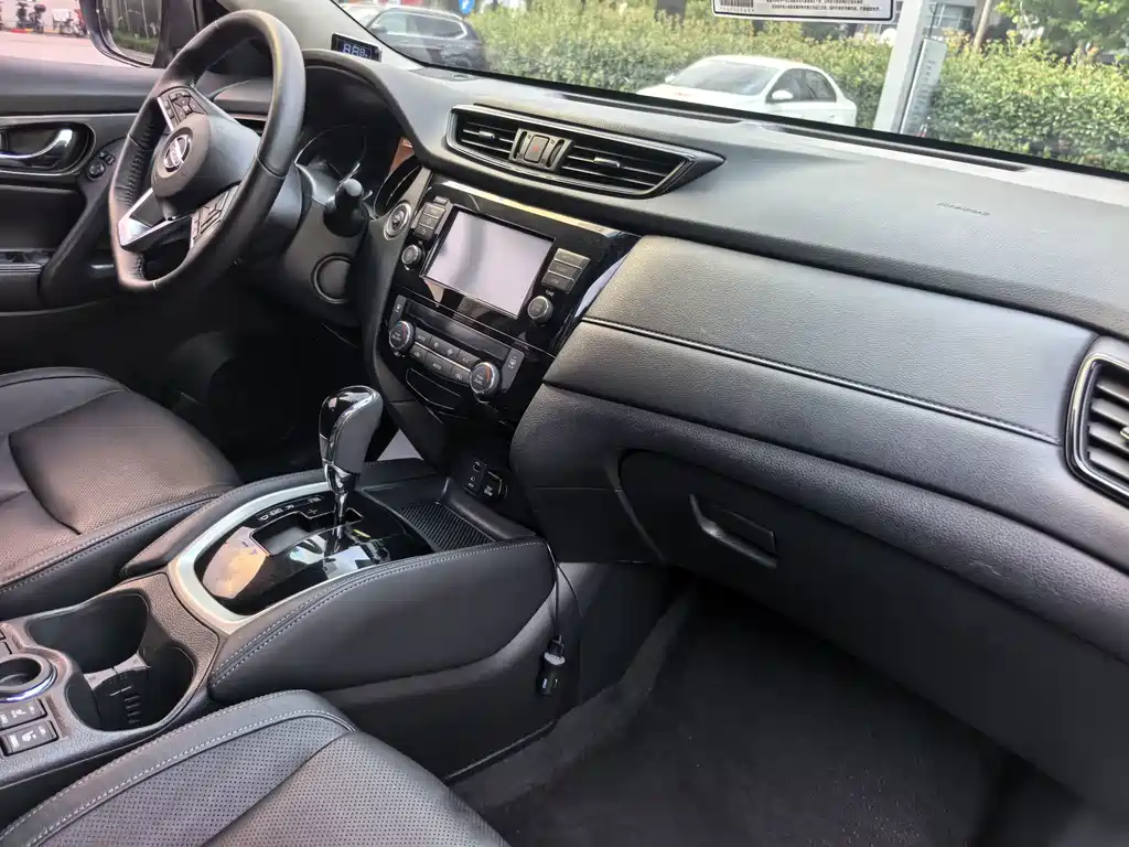 Nissan X-Trail — миниатюра 20