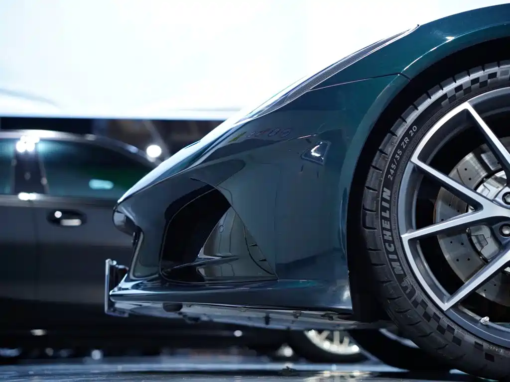 Lotus Emira — миниатюра 16