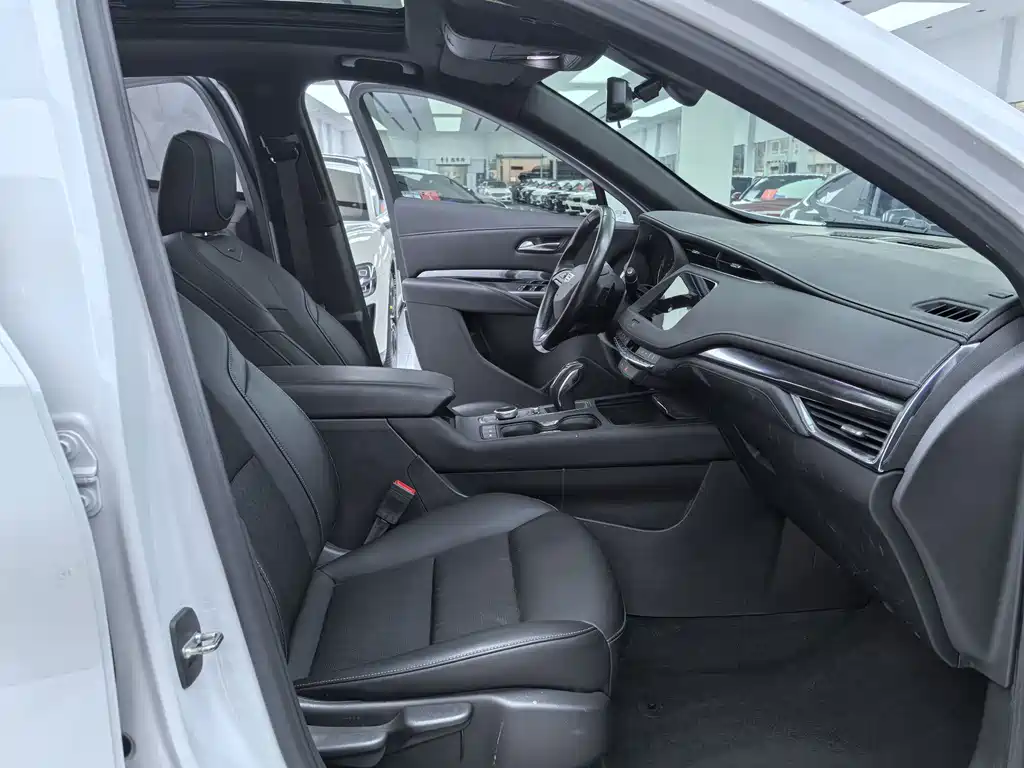 Cadillac XT4 — миниатюра 11