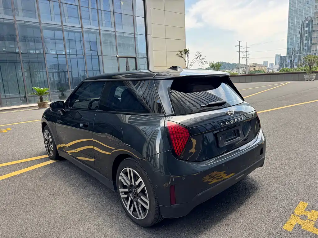 Mini COOPER 2024 456km COOPER E