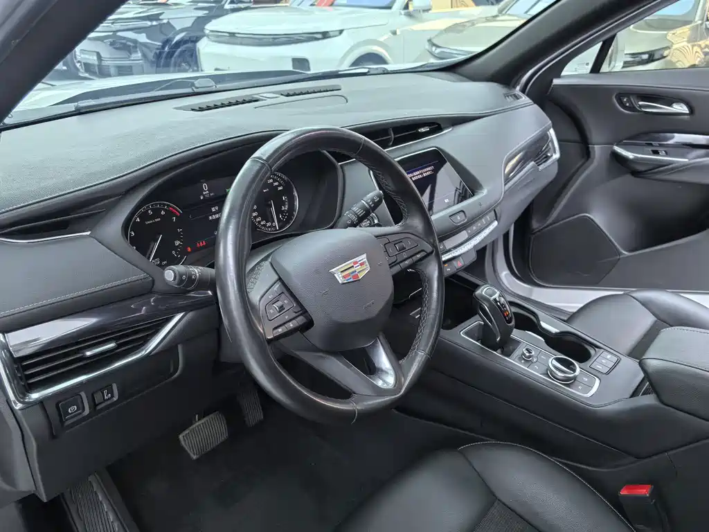 Cadillac XT4 — миниатюра 6