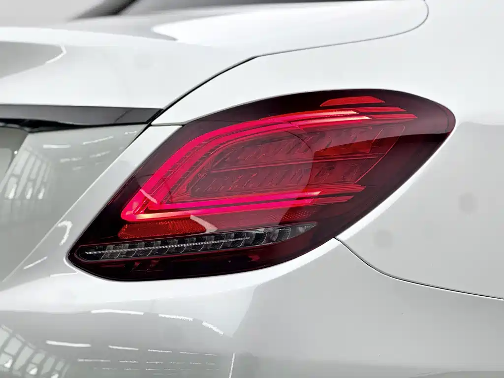 Mercedes-Benz C-Class — миниатюра 10