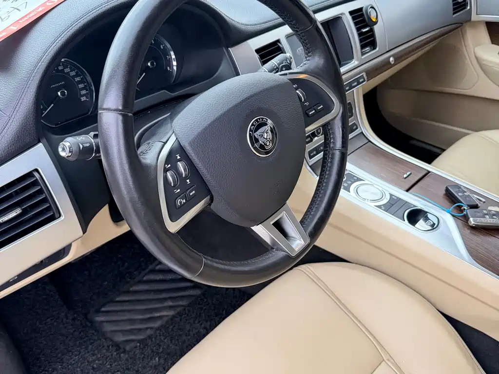 Jaguar XF XF 2.0T Elegance Edition, фото 9