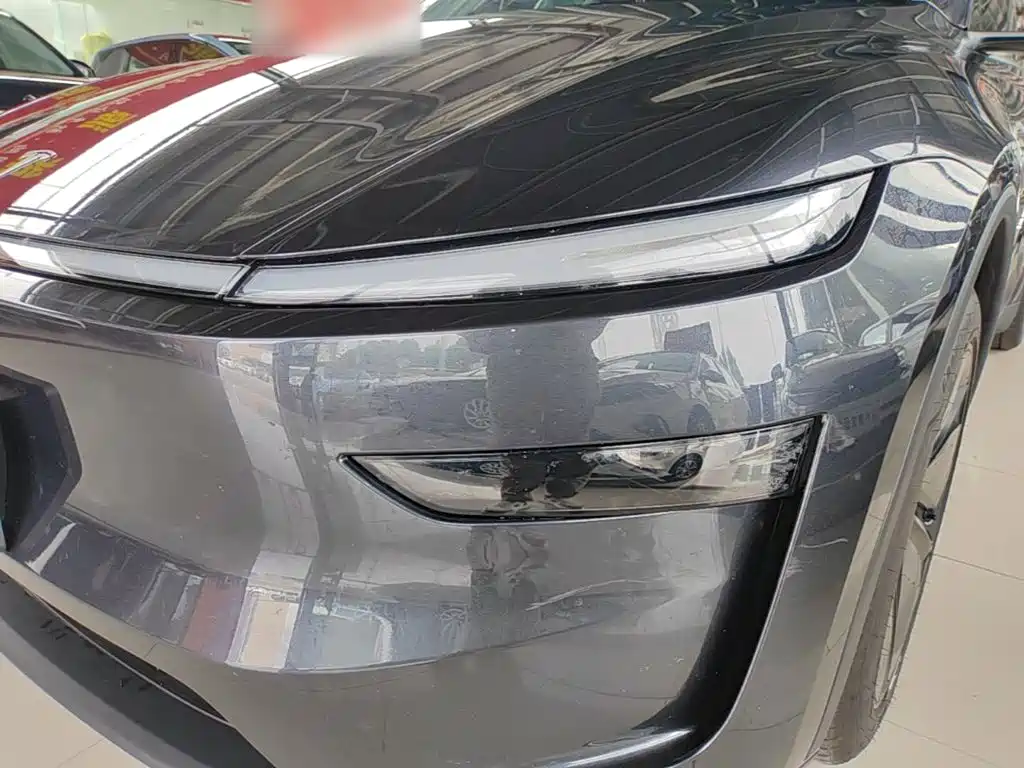 Tesla Model Y — миниатюра 24