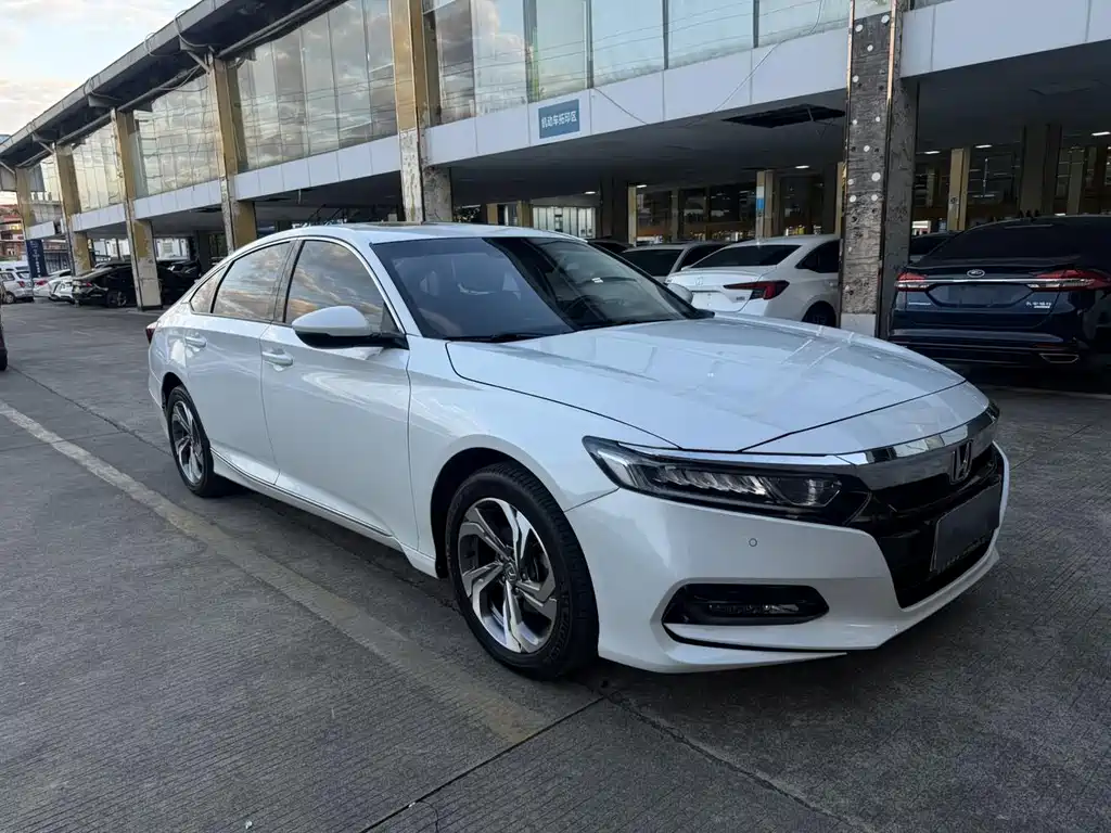 Honda Accord — миниатюра 7