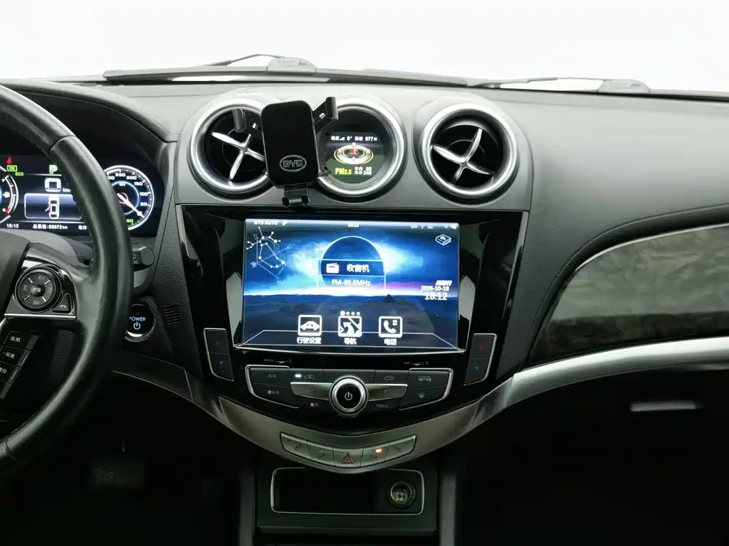 BYD Tang New Energy — миниатюра 12