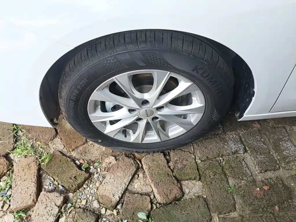 Roewe i5 — миниатюра 25