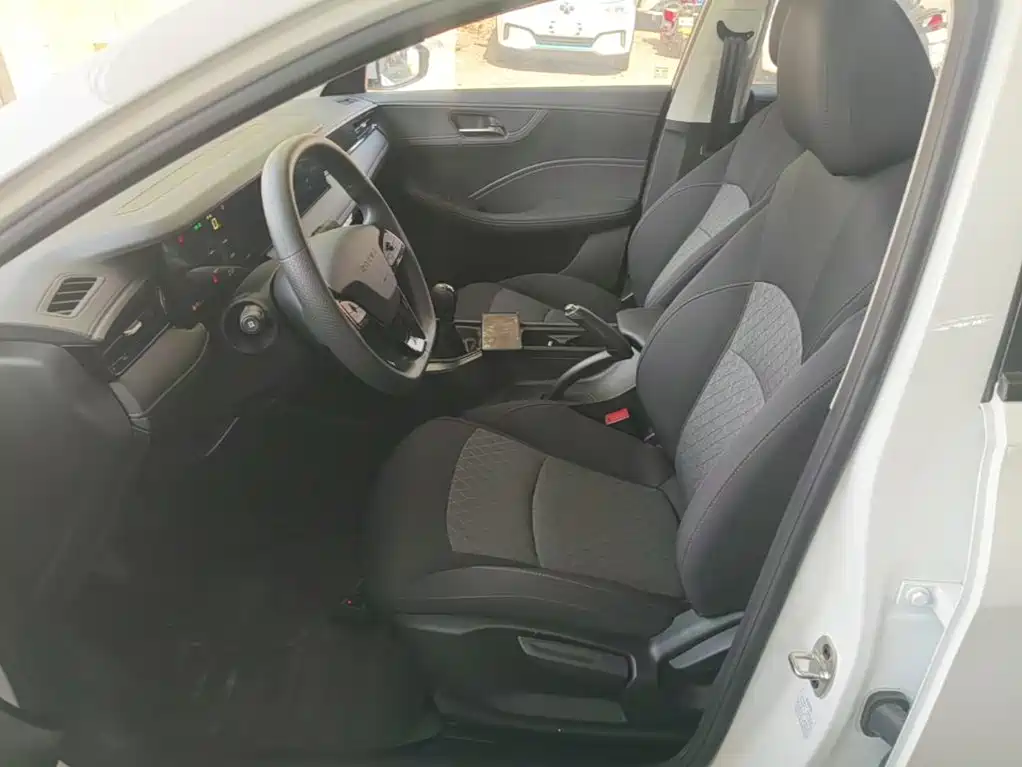 Roewe i5 — миниатюра 11