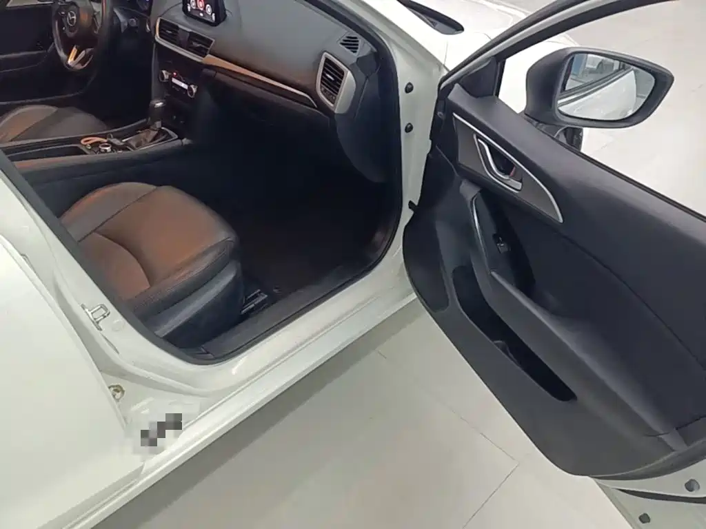 Mazda 3 Axela — миниатюра 9