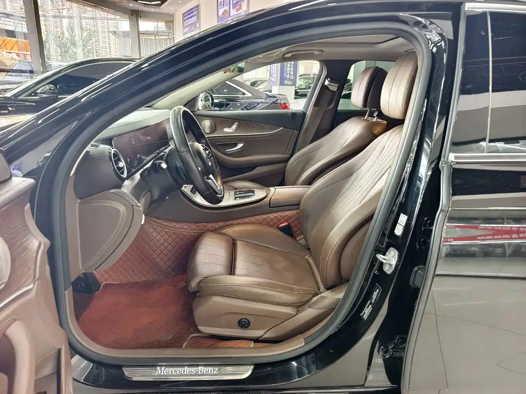 Mercedes-Benz E-Class — миниатюра 4