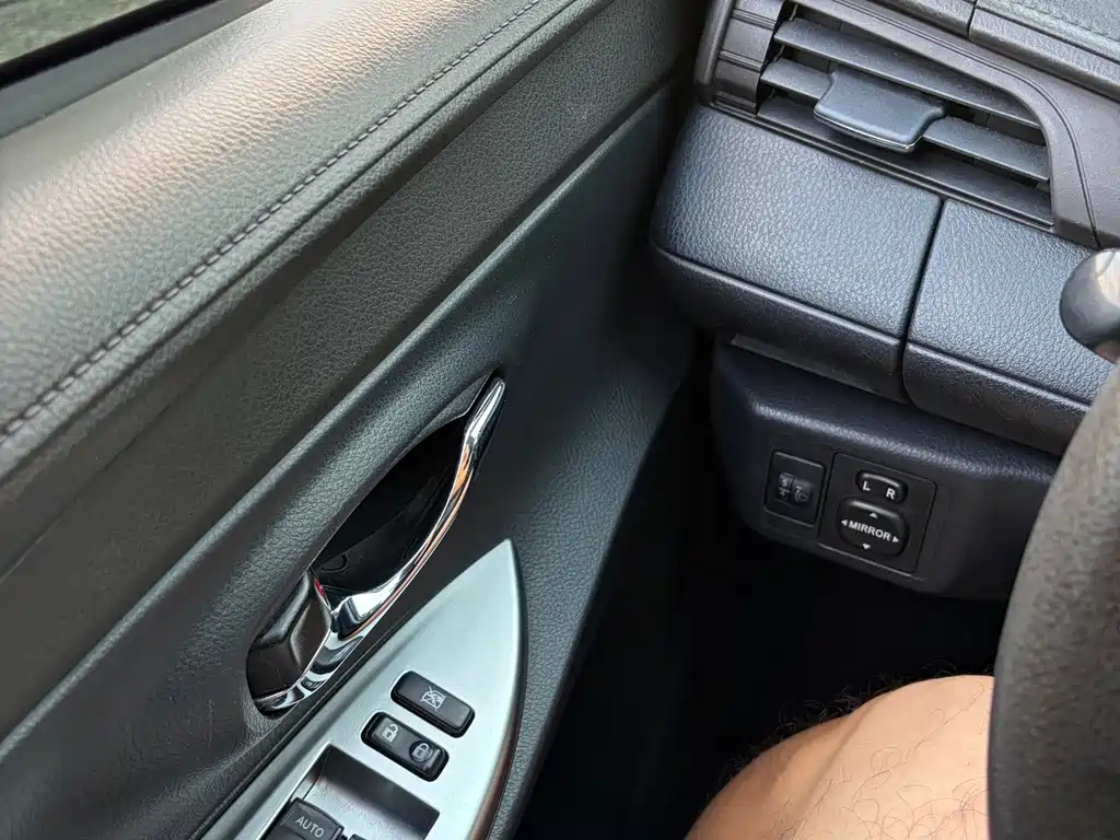 Toyota Yaris L — миниатюра 18