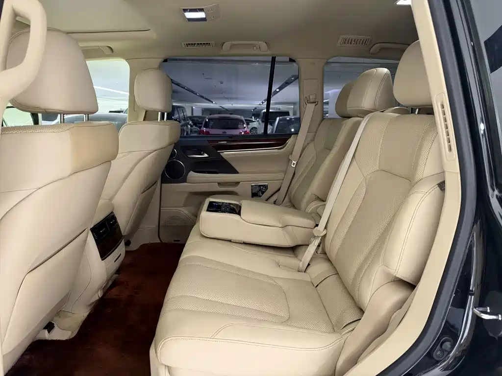Lexus LX — миниатюра 6