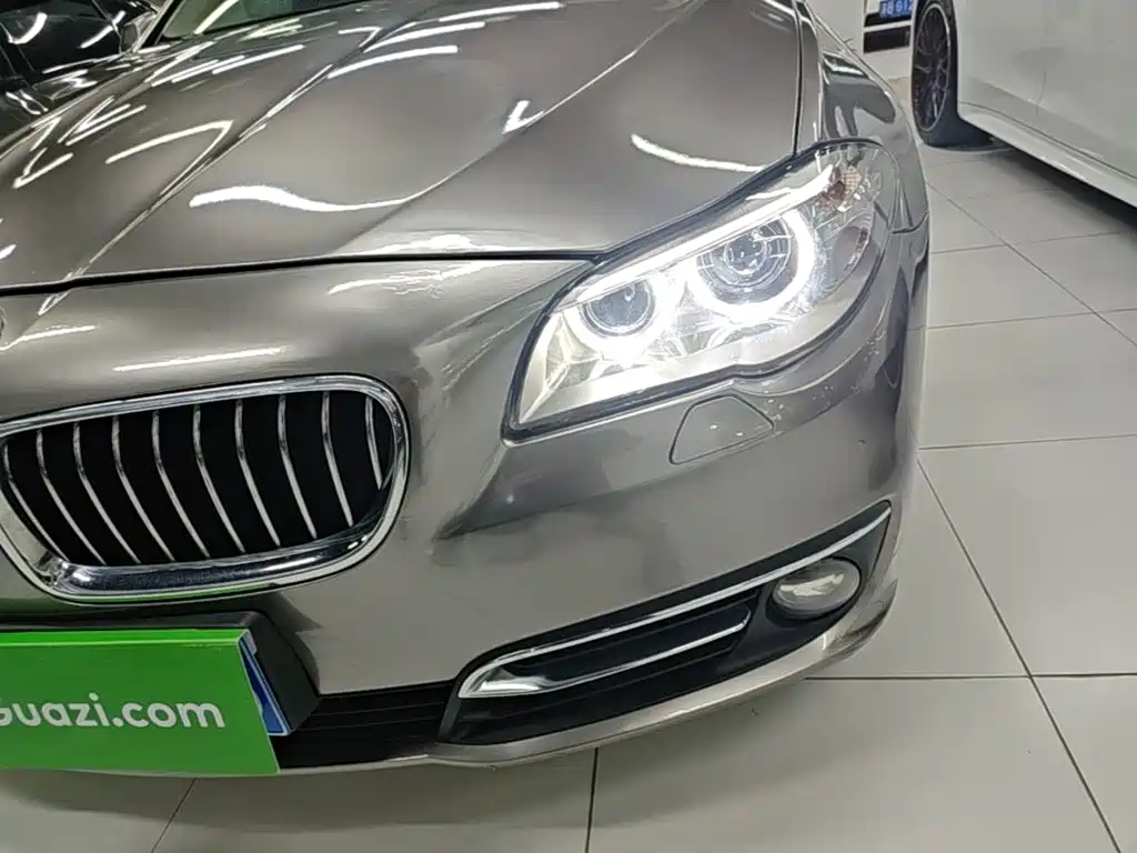 BMW 5 Series — миниатюра 24