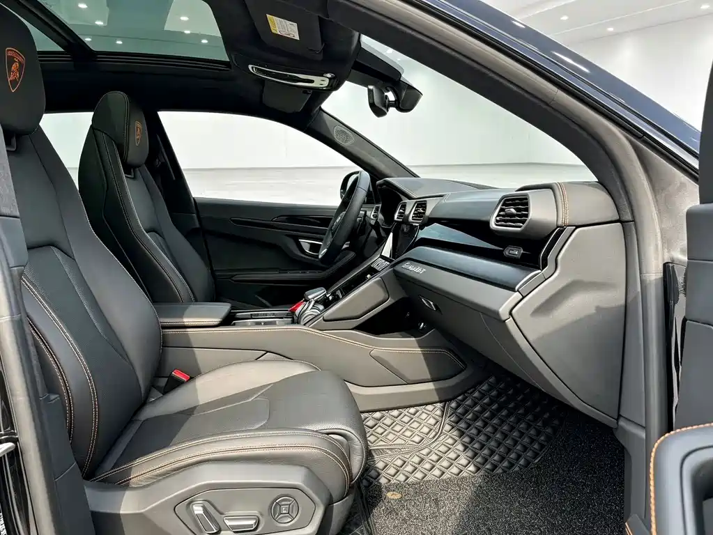 Lamborghini Urus — миниатюра 11