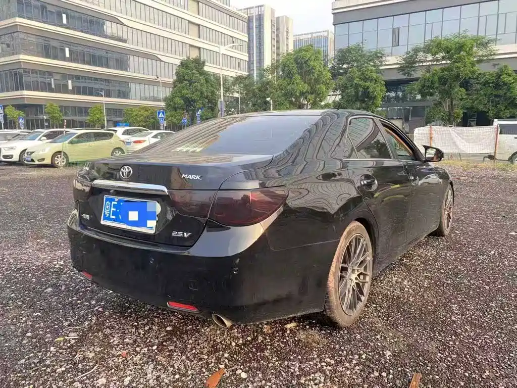 Toyota Reiz — миниатюра 3