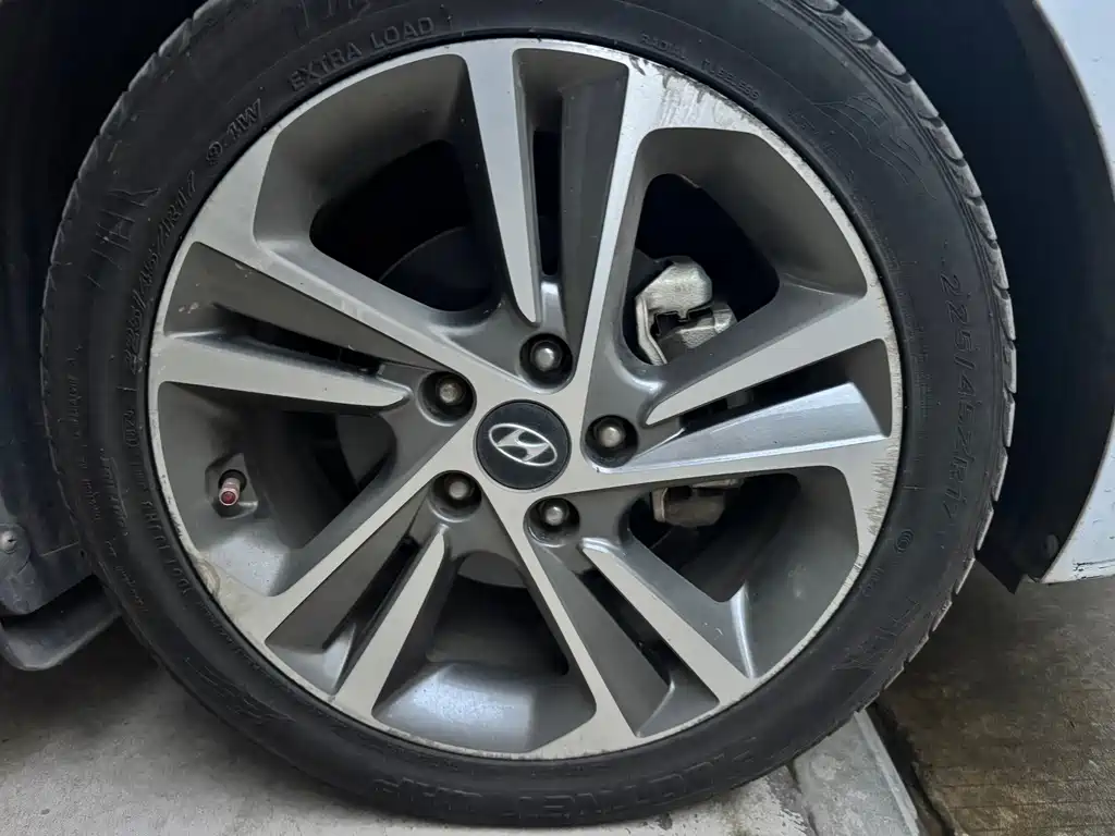Hyundai Elantra — миниатюра 5