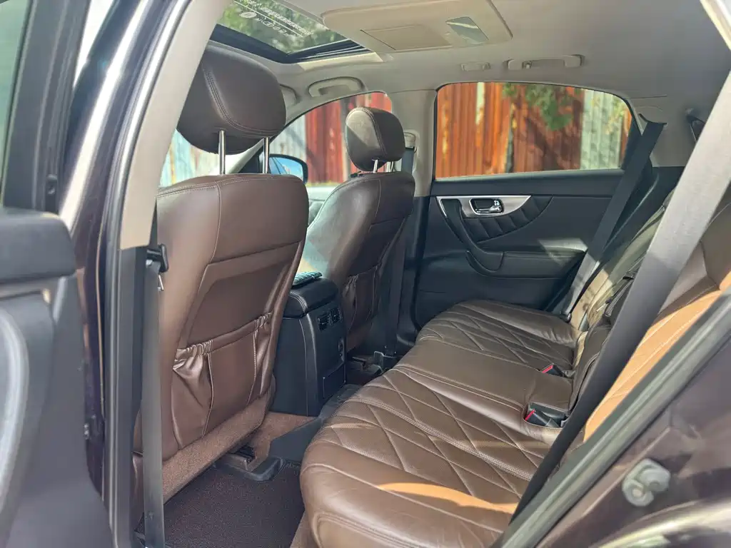 Infiniti FX — миниатюра 7