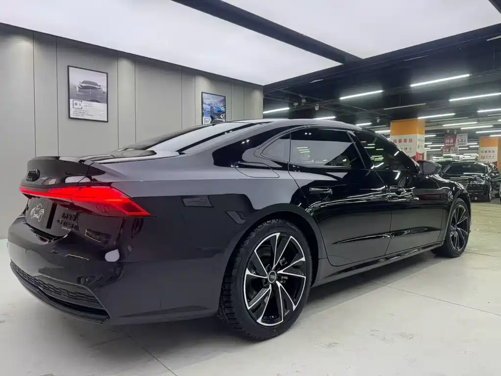 AUDI A7L